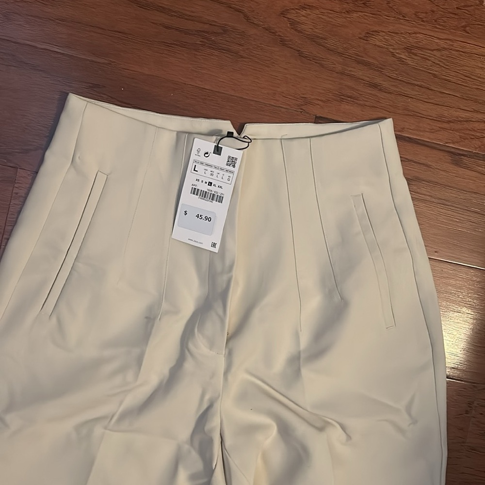 Elegant Cream Women's Pants - Picture 2 of 10